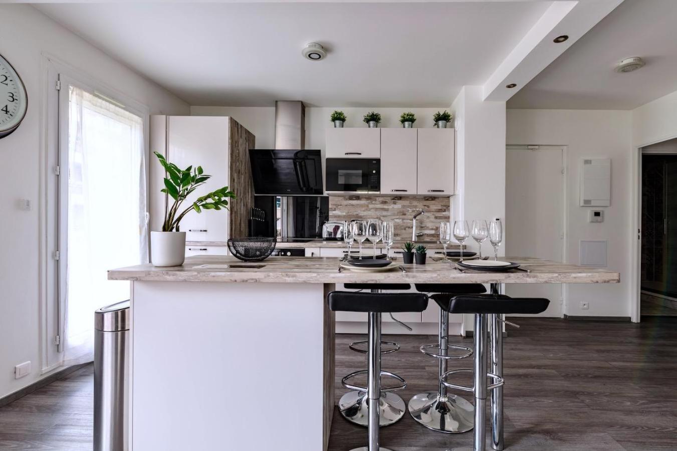Charmant Refuge Avec Jardin, A 6 Minutes A Pied Du Metro Creteil L Echat-Lovely Retreat With Garden, Located A 6-Minute Walk From Creteil L Echat Metro Station Esterno foto