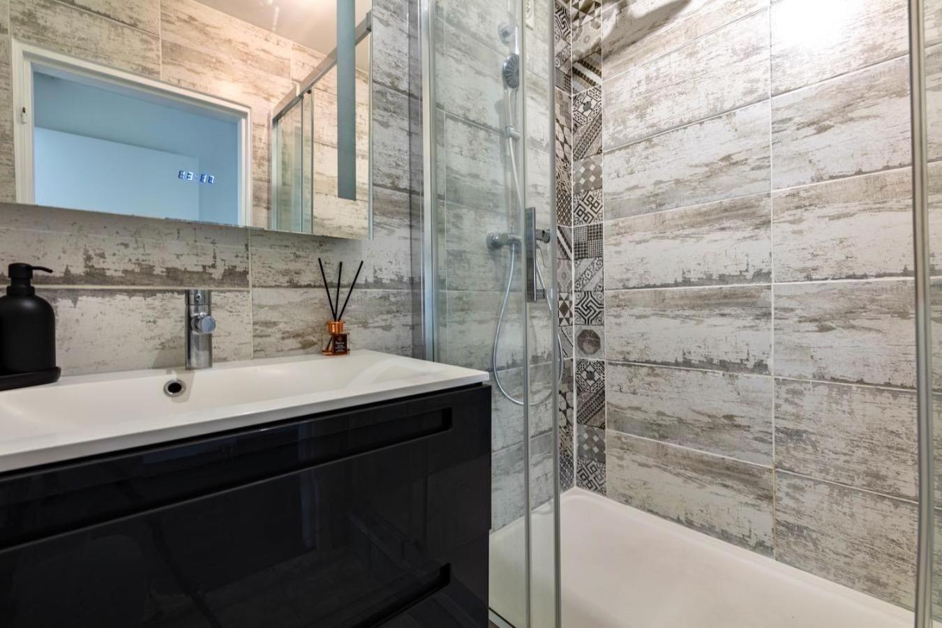 Charmant Refuge Avec Jardin, A 6 Minutes A Pied Du Metro Creteil L Echat-Lovely Retreat With Garden, Located A 6-Minute Walk From Creteil L Echat Metro Station Esterno foto